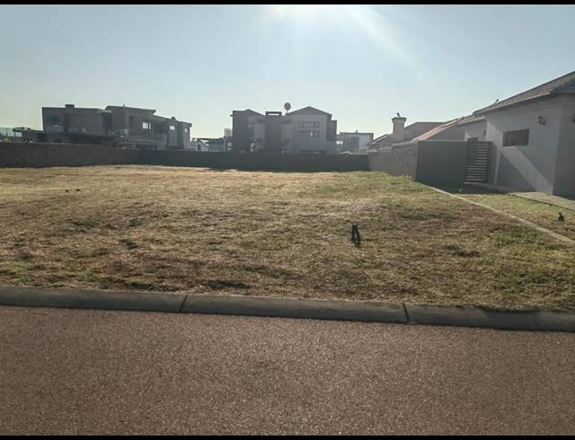 LAND FOR SALE IN SIX FOUNTAINS RESIDENTIAL ESTATE
